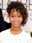 044-quvenzhane-wallis-golden-globes-2015