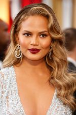 Spoločenské účesy 2016: Chrissy Teigen