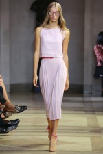 Rose Quartz a Serenity – farby roka 2016 a móda: Carolina Herrera - Spring/Summer 2016