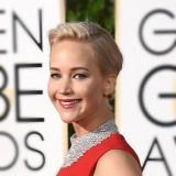 Spoločenské účesy Golden Globes 2016: Jennifer Lawrence