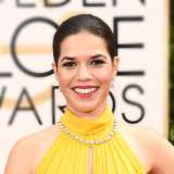 Spoločenské účesy Golden Globes 2016: America Ferrera