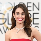 Spoločenské účesy Golden Globes 2016: Emmy Rossum