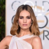 Spoločenské účesy Golden Globes 2016: Lily James