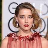 Spoločenské účesy Golden Globes 2016: Amber Heard