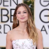 Spoločenské účesy Golden Globes 2016: Melissa Benoist