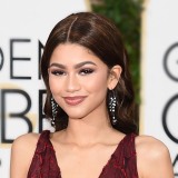 Spoločenské účesy Golden Globes 2016: Zendaya